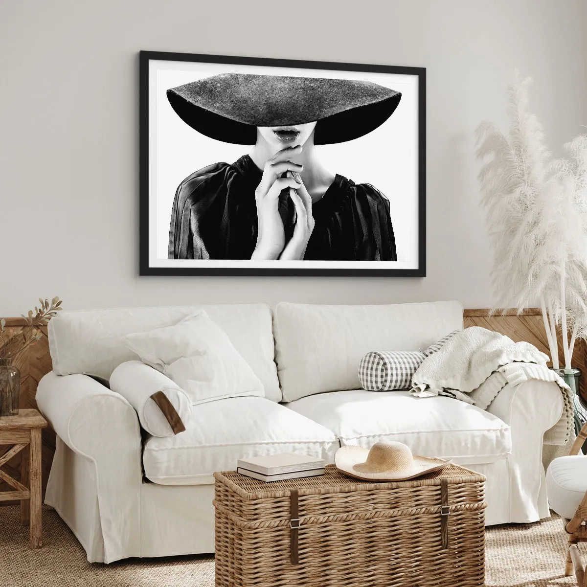 Affiche dans un cadre noir - Poster - Femme élégante portant un grand chapeau dans des tons de noir et blanc - 100x70cm - Beauté cachée - Décoration murale moderne pour le salon et la chambre ARTTOR