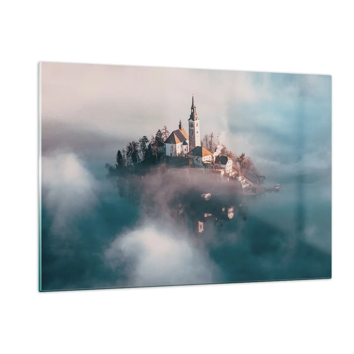 Impression sur verre - Image sur verre - Une île avec une église entourée de brouillard sur un lac calme - 120x80cm - Île de rêve - Décoration murale moderne pour le salon et la chambre ARTTOR