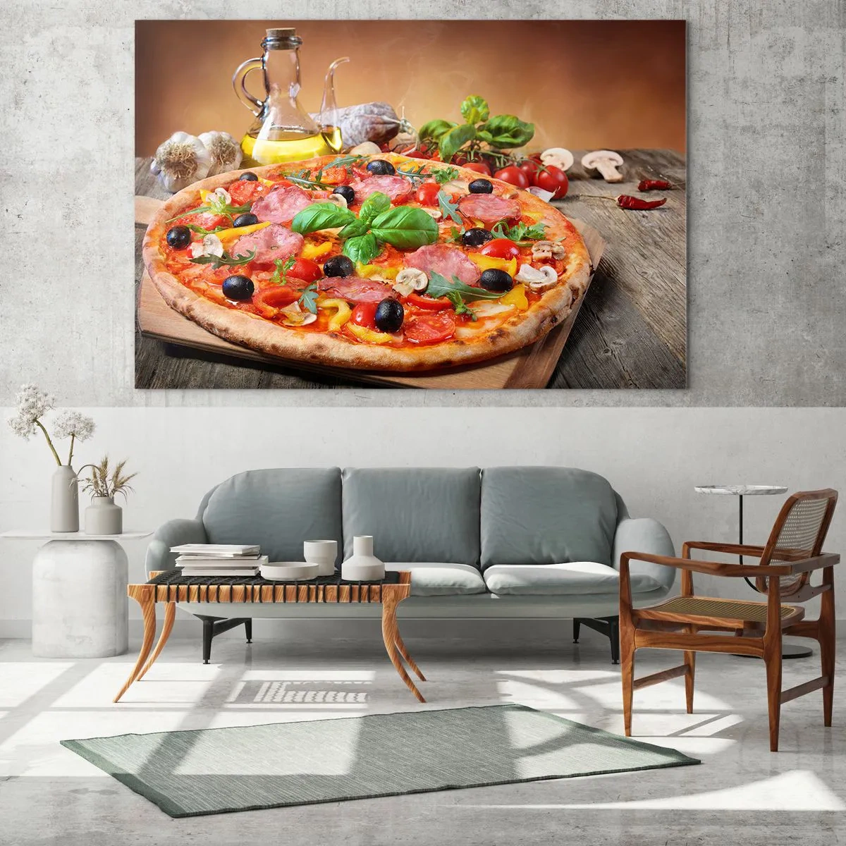 Impression sur verre - Image sur verre - Pizza avec garnitures sur une table en bois avec de l'huile d'olive et des épices - 100x70cm - Avec une vraie saveur italienne - Décoration murale moderne pour le salon et la chambre ARTTOR