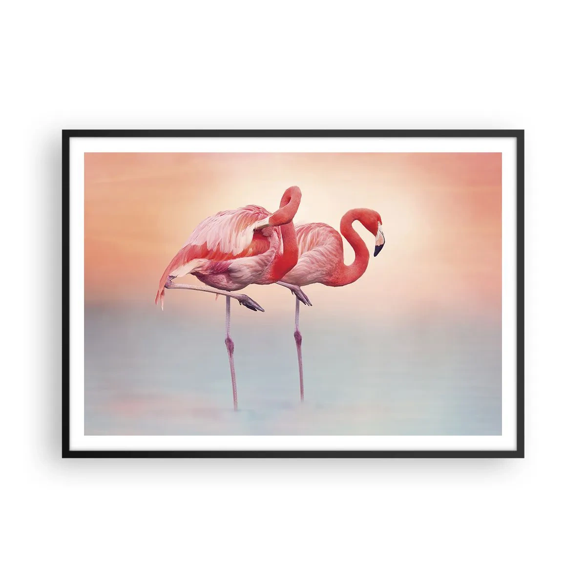 Affiche dans un cadre noir - Poster - Flamants roses aux couleurs pastel délicates sur fond d'eau - 100x70cm - Dans les couleurs du soleil couchant - Décoration murale moderne pour le salon et la chambre ARTTOR
