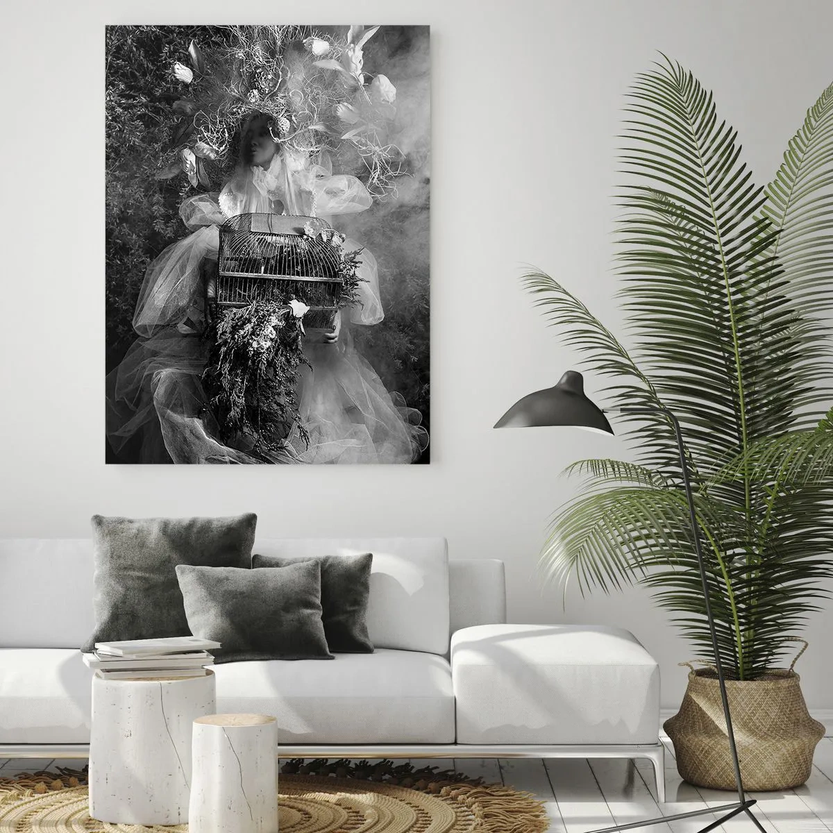 Impression sur verre - Image sur verre - Une composition en noir et blanc avec une figure en robe et une cage dans le brouillard. - 70x100cm - Tout simplement Mère Nature - Décoration murale moderne pour le salon et la chambre ARTTOR