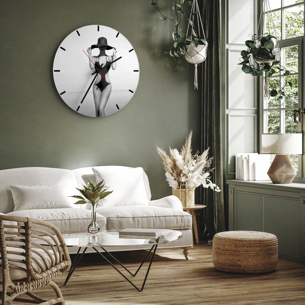 Horloge murale - Pendule murale - Une femme en maillot de bain noir et chapeau contre la mer - 30x30cm - Mon prénom? Élégance - Décoration murale moderne pour le salon, la cuisine et la chambre ARTTOR
