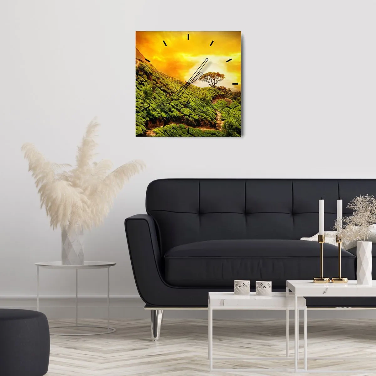 Horloge murale - Pendule murale - Collines verdoyantes de plantations de thé au coucher du soleil - 30x30cm - Un chemin sinueux, une pente verte - Décoration murale moderne pour le salon et la chambre ARTTOR