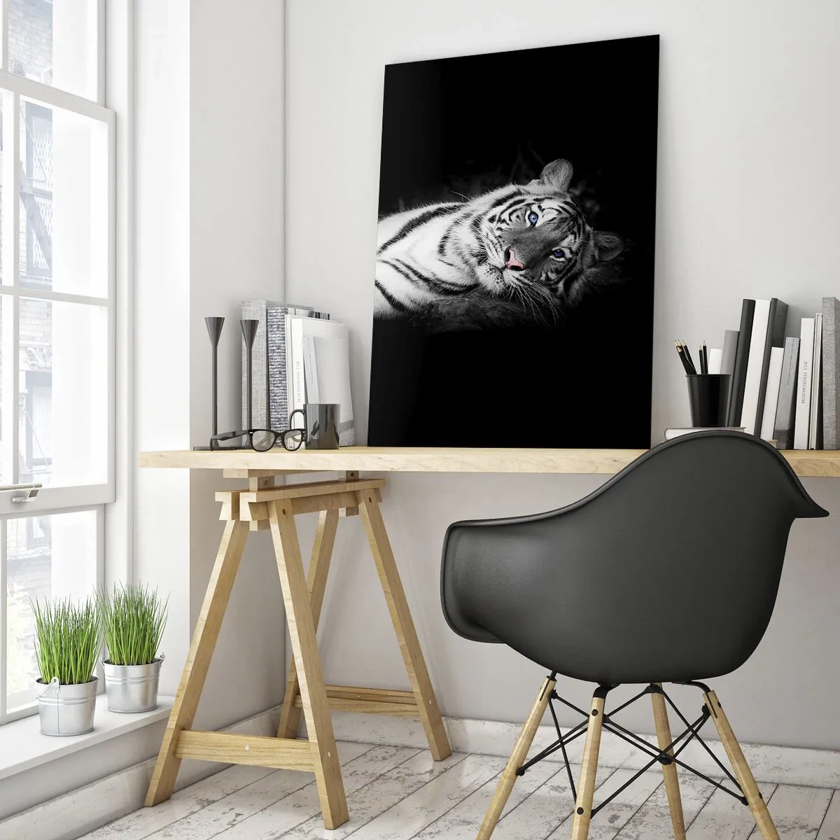 Impression sur verre - Image sur verre - Un tigre blanc aux yeux bleus dans un décor noir et blanc - 50x70cm - Sauvagerie et paix - Décoration murale moderne pour le salon et la chambre ARTTOR