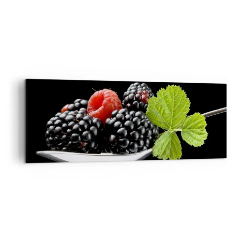 Impression sur toile - Image sur toile - Mûres et framboises sur une cuillère avec une feuille sur fond noir - 140x50cm - Le goût de la fraîcheur - Décoration murale moderne pour le salon et la chambre ARTTOR