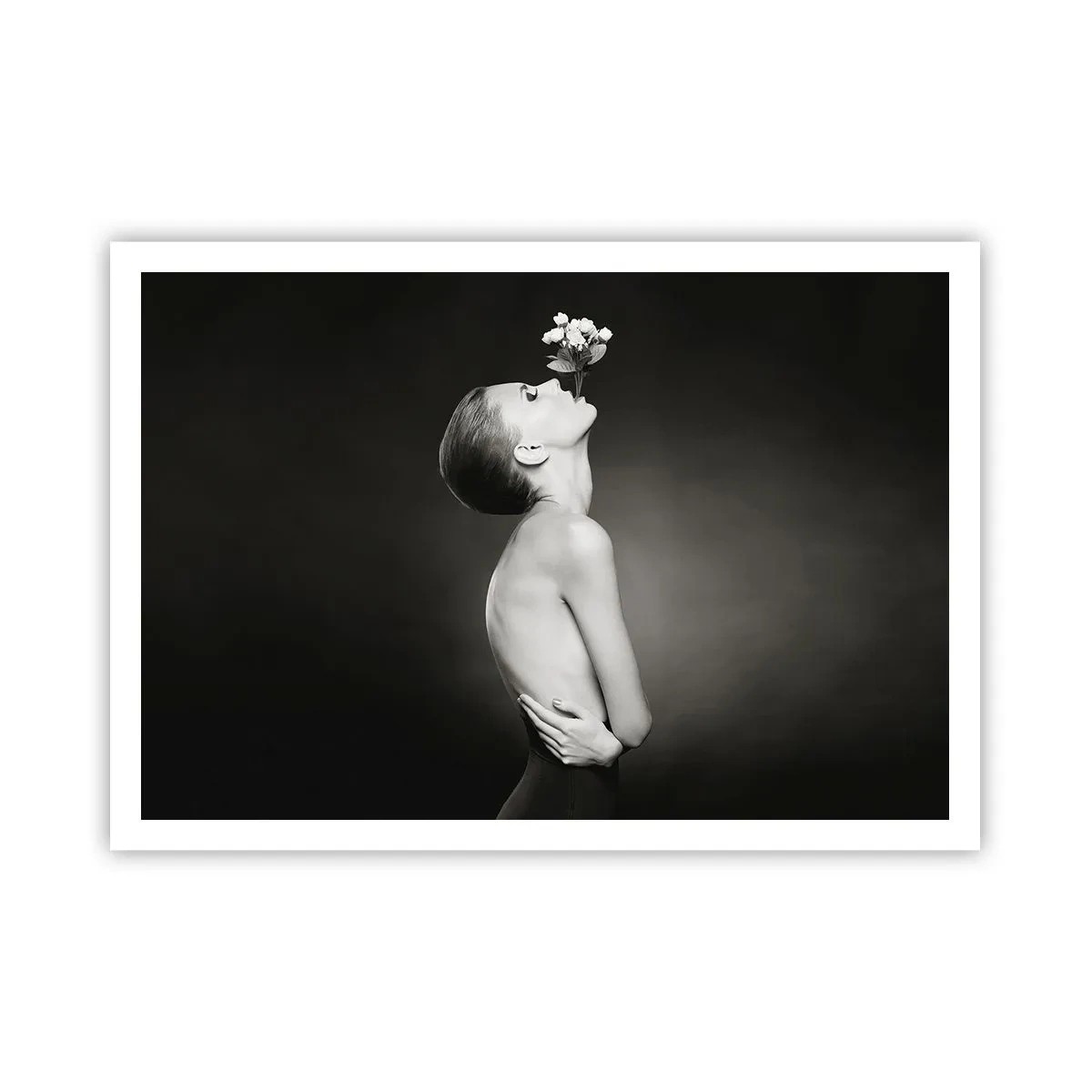 Affiche - Poster - Silhouette noire et blanche d'une femme avec une fleur - 100x70cm - Elégance excentrique - Décoration murale moderne pour le salon et la chambre ARTTOR