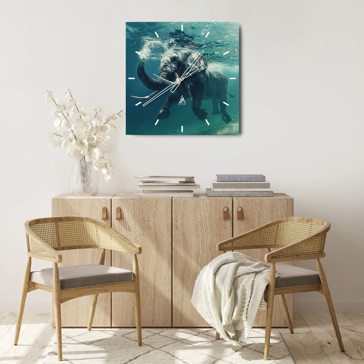 Horloge murale - Pendule murale - Un éléphant nageant sous l'eau dans les profondeurs turquoise - 30x30cm - Tout le monde aime nager - Décoration murale moderne pour le salon et la chambre ARTTOR