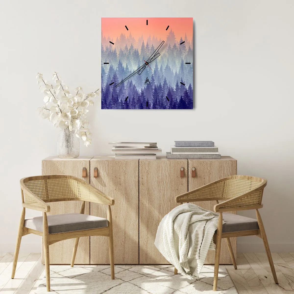 Horloge murale - Pendule murale - Une forêt brumeuse aux tons violets et orange - 30x30cm - Haut, plus haut, vers le ciel - Décoration murale moderne pour le salon et la chambre ARTTOR