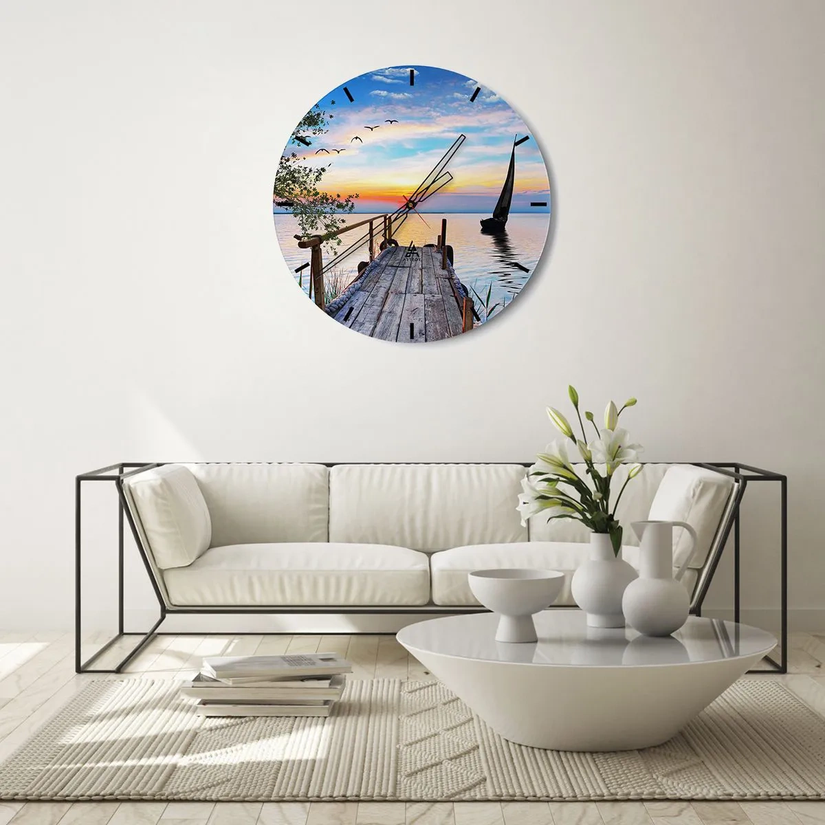 Horloge murale - Pendule murale - Une jetée sur le lac à la lumière du soleil couchant - 30x30cm - Bonsoir! - Décoration murale moderne pour le salon, la cuisine et la chambre ARTTOR