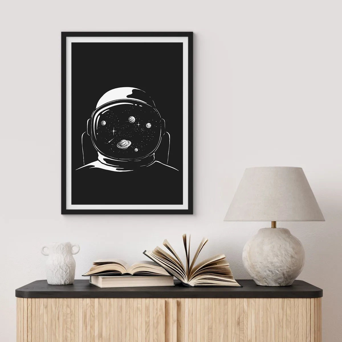 Affiche dans un cadre noir - Poster - Astronaute avec l'espace reflété dans son casque - 50x70cm - Sympa la vue - Décoration murale moderne pour le salon et la chambre ARTTOR