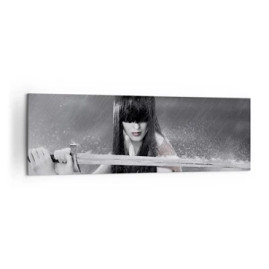 Impression sur toile - Image sur toile - Une femme avec une épée sous la pluie avec une apparence dynamique et mystérieuse - 160x50cm - Belle et dangereuse - Décoration murale moderne pour le salon et la chambre ARTTOR