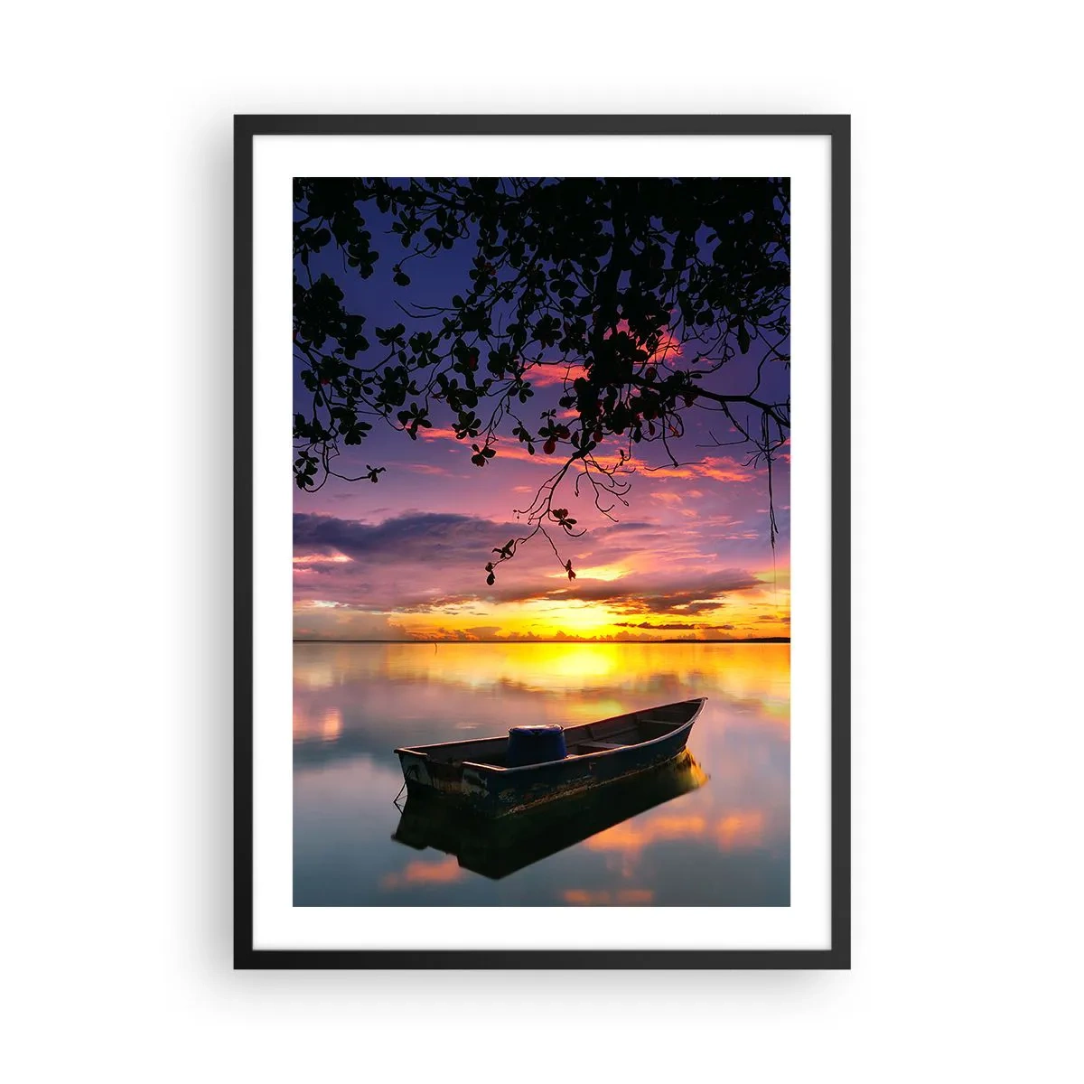 Affiche dans un cadre noir - Poster - Un bateau sur un lac calme au coucher du soleil - 50x70cm - "Tu sembles suspendu au milieu du ciel..." - Décoration murale moderne pour le salon et la chambre ARTTOR