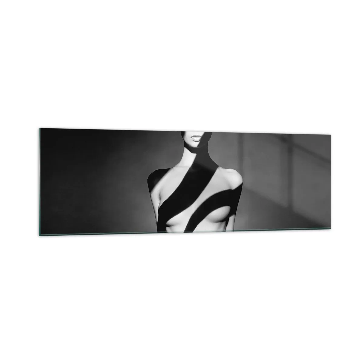 Impression sur verre - Image sur verre - Portrait noir et blanc d'une femme dans l'ombre et la lumière - 160x50cm - Dans la brillance et l'ombre - Décoration murale moderne pour le salon et la chambre ARTTOR