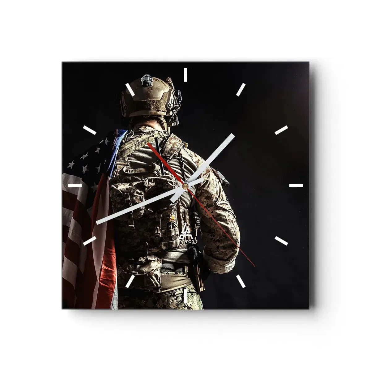 Horloge murale - Pendule murale - Un soldat en uniforme avec un drapeau sur un fond sombre - 30x30cm - C'est exactement pour ça - Décoration murale moderne pour le salon et la chambre ARTTOR