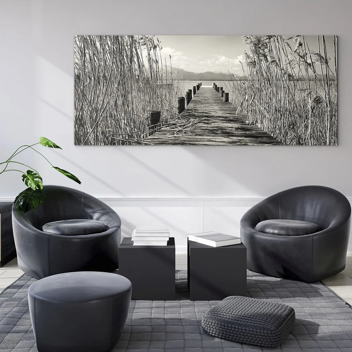 Impression sur verre - Image sur verre - Une jetée en bois parmi les hautes herbes au-dessus d'un lac aux tons sépia - 140x50cm - Dans le calme de l'herbe - Décoration murale moderne pour le salon et la chambre ARTTOR