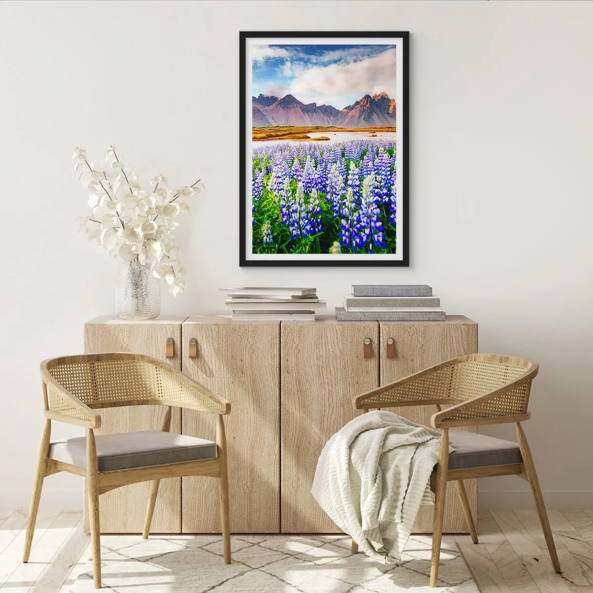 Affiche dans un cadre noir - Poster - La force et l'austérité côtoient la douceur - 30x40 cm