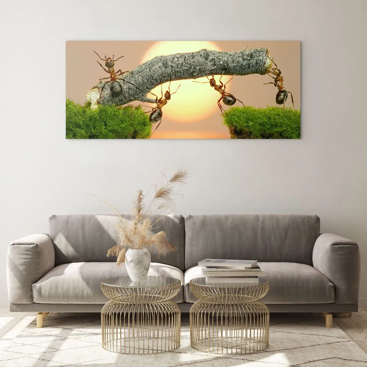 Impression sur verre - Image sur verre - Des fourmis construisent un pont de branches sur fond de soleil couchant. - 120x50cm - La joie, travaille d'équipe - Décoration murale moderne pour le salon et la chambre ARTTOR
