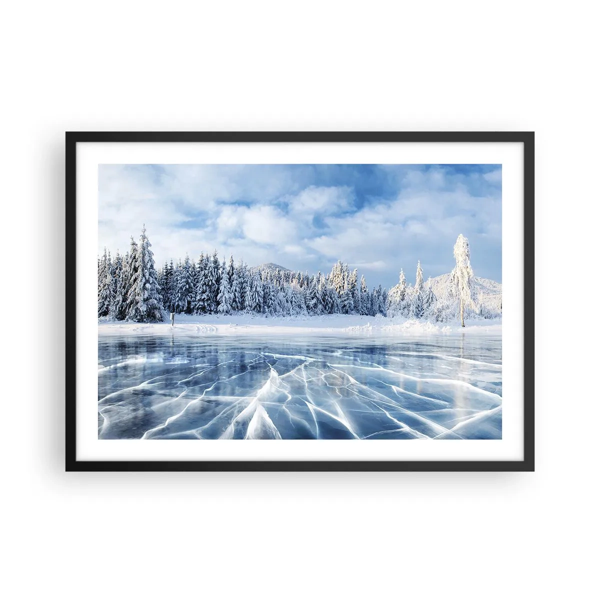 Affiche dans un cadre noir - Poster - Un lac gelé entouré d'une forêt enneigée - 70x50cm - Vue éblouissante et cristalline - Décoration murale moderne pour le salon et la chambre ARTTOR