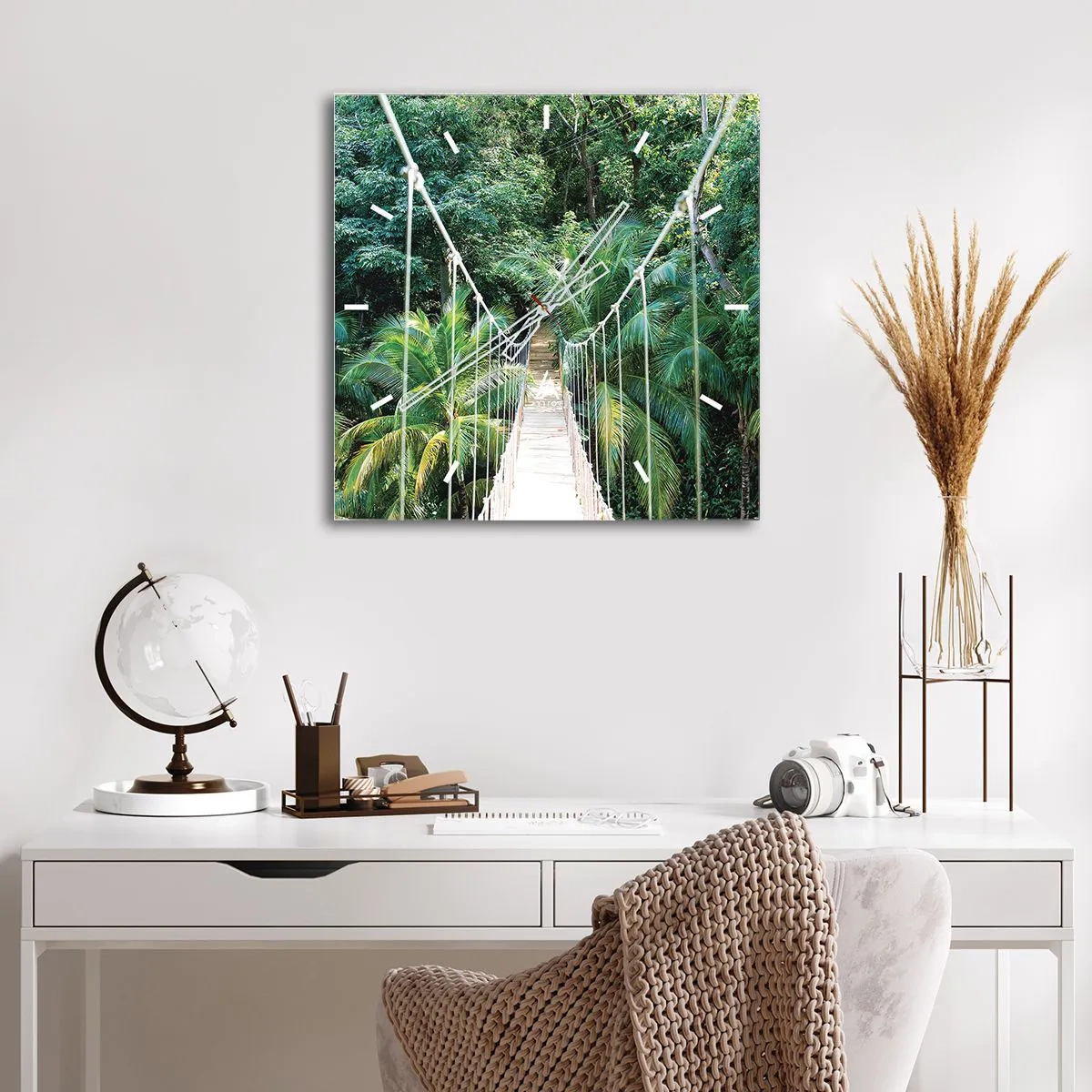Horloge murale - Pendule murale - Un pont suspendu dans une jungle tropicale pleine de verdure - 30x30cm - Welcome to the jungle! - Décoration murale moderne pour le salon et la chambre ARTTOR