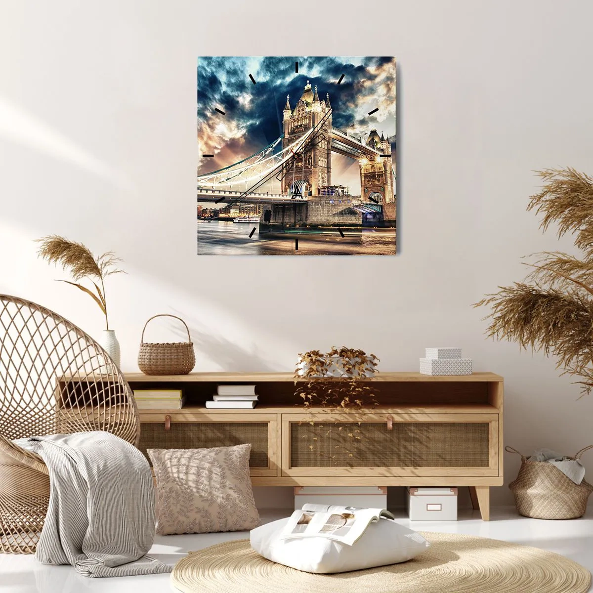 Horloge murale - Pendule murale - Tower Bridge au crépuscule contre un ciel dynamique - 30x30cm - Monument de l'empire victorien - Décoration murale moderne pour le salon et la chambre ARTTOR