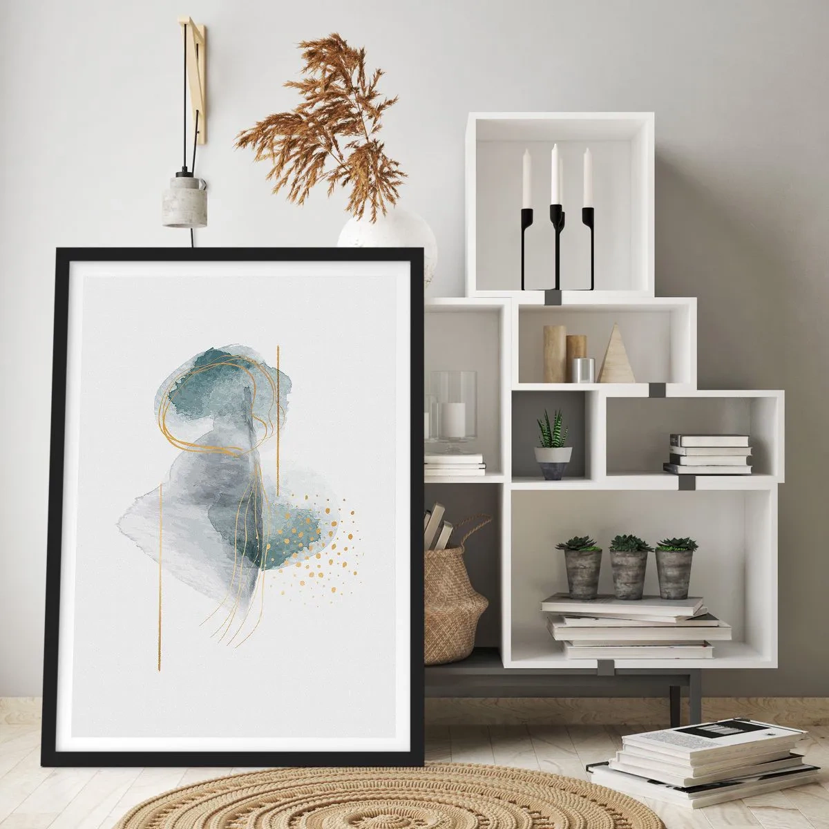 Affiche dans un cadre noir - Poster - Une composition abstraite avec des touches d'aquarelle et des accents dorés. - 50x70cm - À propos de la relation entre le gris et l'or - Décoration murale moderne pour le salon et la chambre ARTTOR