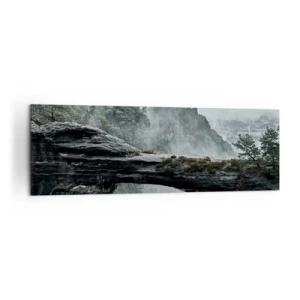 Impression sur toile - Image sur toile - Une arche de pierre entourée de montagnes brumeuses et de forêts - 160x50cm - L'aventure est sur le point de commencer - Décoration murale moderne pour le salon et la chambre ARTTOR