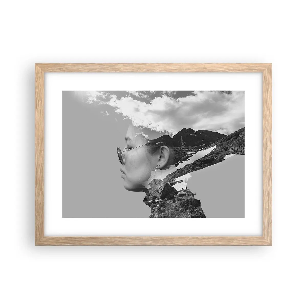 Affiche dans un chêne clair - Poster - Portrait de montagnes et nuages - 40x30 cm