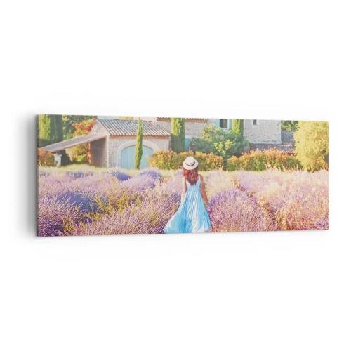 Impression sur toile - Image sur toile - Une femme en robe bleue marchant dans un champ de lavande avec vue sur une maison. - 140x50cm - Fille de la lavande - Décoration murale moderne pour le salon et la chambre ARTTOR
