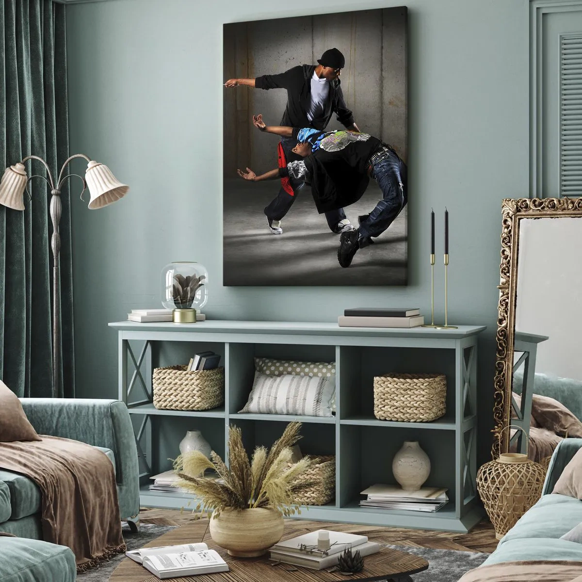 Impression sur toile - Image sur toile - Un groupe de danseurs hip-hop dans une chorégraphie dynamique - 80x120cm - Danser avec le vent de la rue - Décoration murale moderne pour le salon et la chambre ARTTOR