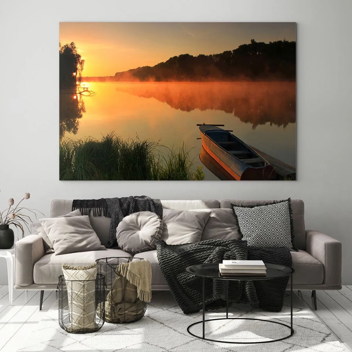 Impression sur verre - Image sur verre - Lever de soleil sur un lac calme avec un bateau sur le rivage - 120x80cm - Lever du soleil sur l'eau comme un miroir - Décoration murale moderne pour le salon et la chambre ARTTOR