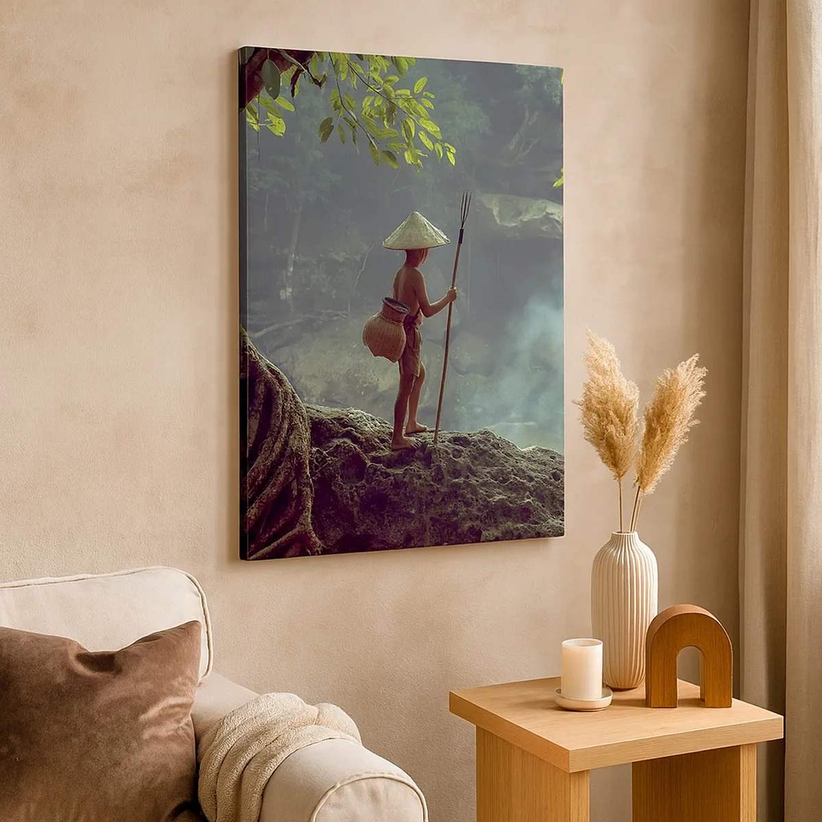 Impression sur toile - Image sur toile - Une figure avec une lance près d'une cascade dans une forêt tropicale - 50x70cm - Lier d'amitié avec la nature - Décoration murale moderne pour le salon et la chambre ARTTOR