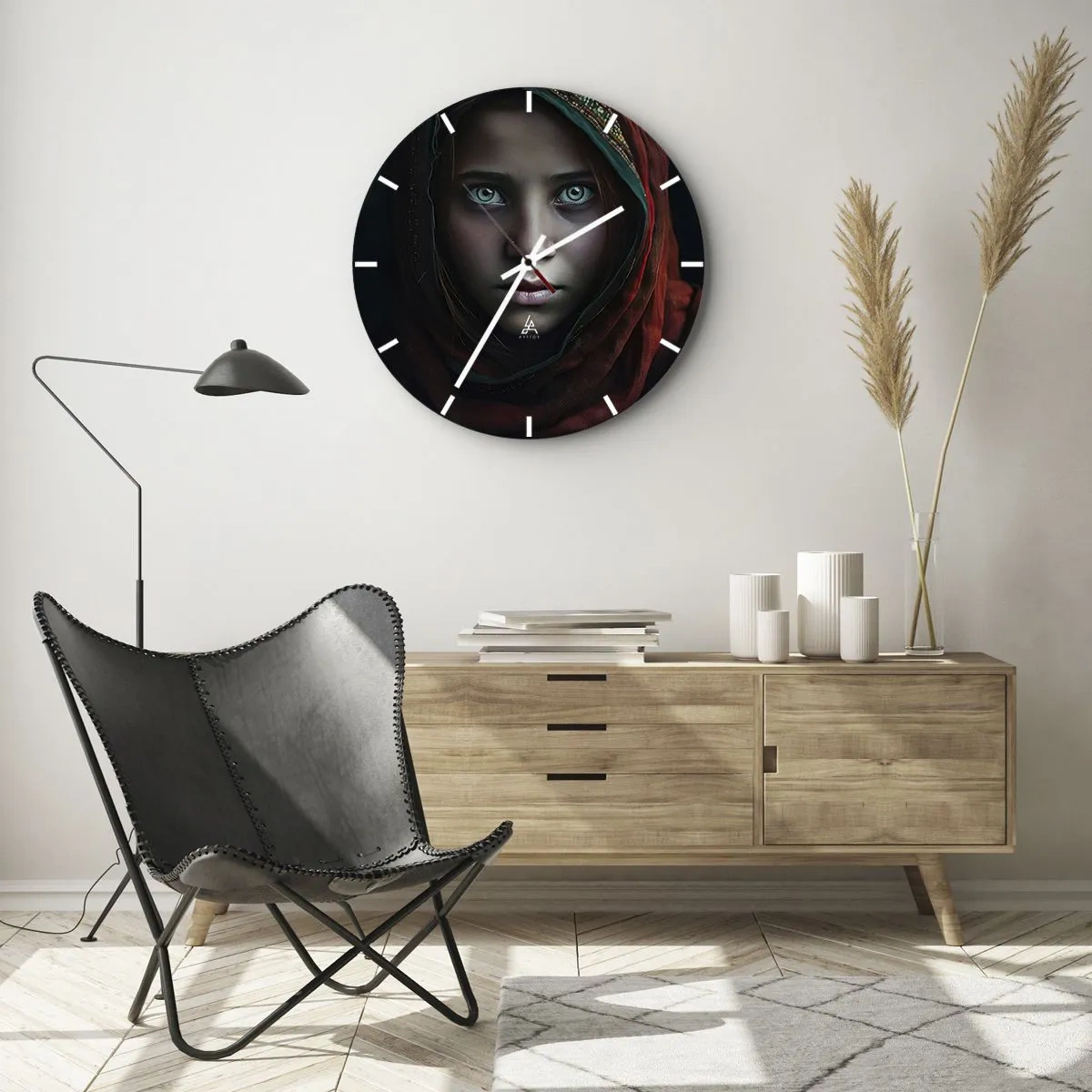 Horloge murale - Pendule murale - Portrait d'une fille au foulard rouge avec un regard intense - 30x30cm - Princesse orientale - Décoration murale moderne pour le salon, la cuisine et la chambre ARTTOR