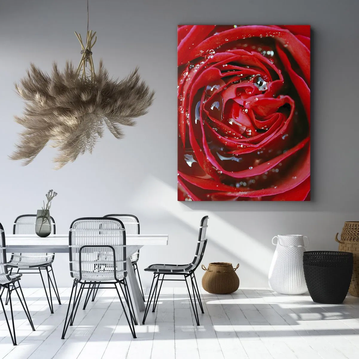 Impression sur toile - Image sur toile - Gros plan d'une rose rouge avec des gouttes d'eau sur les pétales - 70x100cm - Dans les gouttes de rosée - Décoration murale moderne pour le salon et la chambre ARTTOR