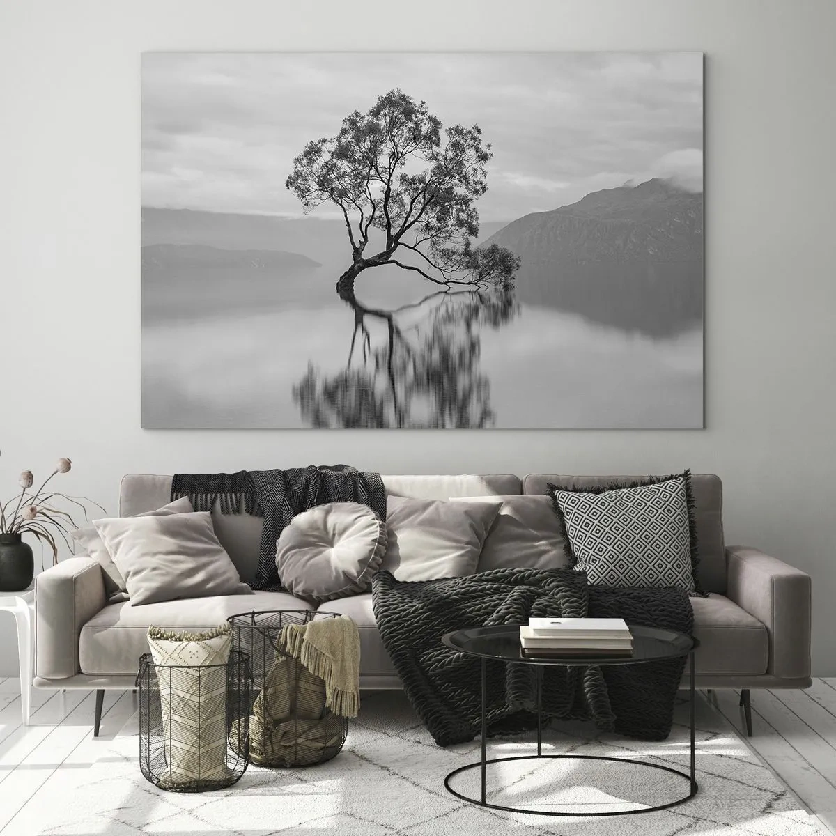 Impression sur verre - Image sur verre - Un arbre solitaire sur l'eau dans un paysage noir et blanc - 70x50cm - Un tel pays existe - Décoration murale moderne pour le salon et la chambre ARTTOR