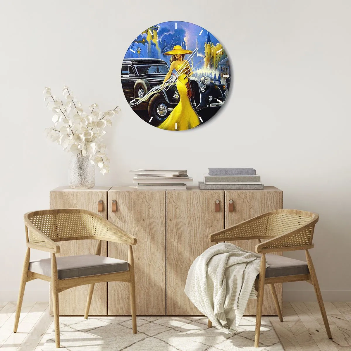 Horloge murale - Pendule murale - Une femme en robe jaune avec un violon à côté d'une voiture classique. - 30x30cm - Nocturne pour violon et amour - Décoration murale moderne pour le salon, la cuisine et la chambre ARTTOR
