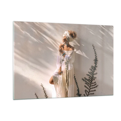 Impression sur verre - Image sur verre - Une femme dans un style bohème sur fond de mur clair et d'ombres végétales - 120x80cm - Le soleil et la fille - Décoration murale moderne pour le salon et la chambre ARTTOR