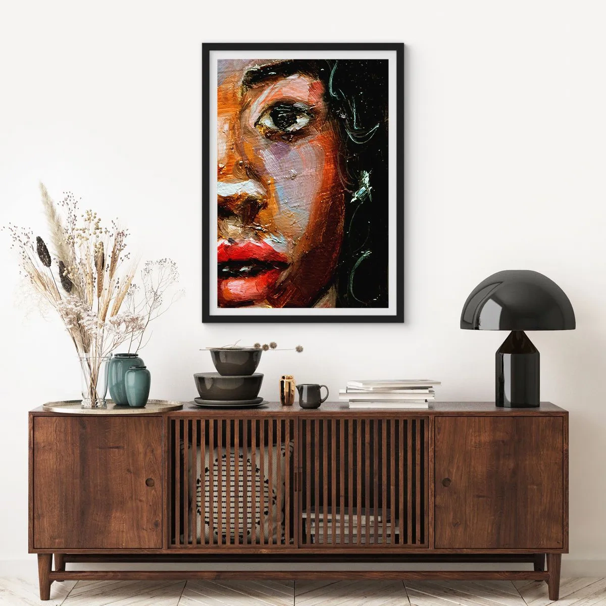Affiche dans un cadre noir - Poster - Un portrait abstrait d'une femme aux couleurs intenses avec un œil expressif. - 50x70cm - Noir et brillant - Décoration murale moderne pour le salon et la chambre ARTTOR