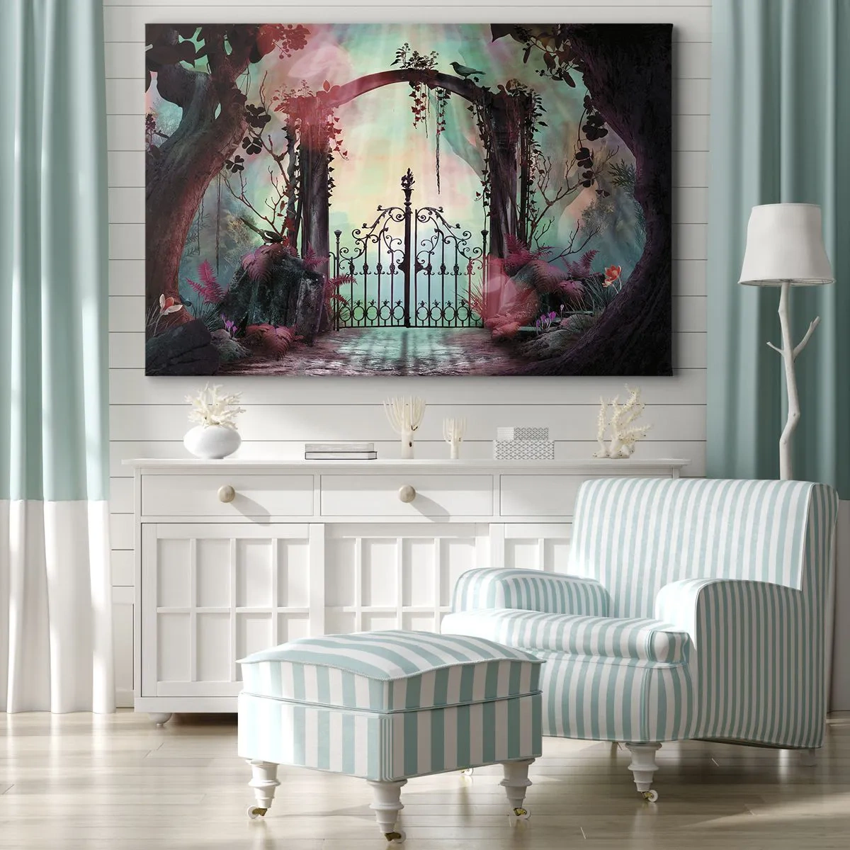 Impression sur toile - Image sur toile - Une entrée magique avec un portail en fer forgé entouré d'une végétation mystérieuse - 100x70cm - Jardin secret - Décoration murale moderne pour le salon et la chambre ARTTOR