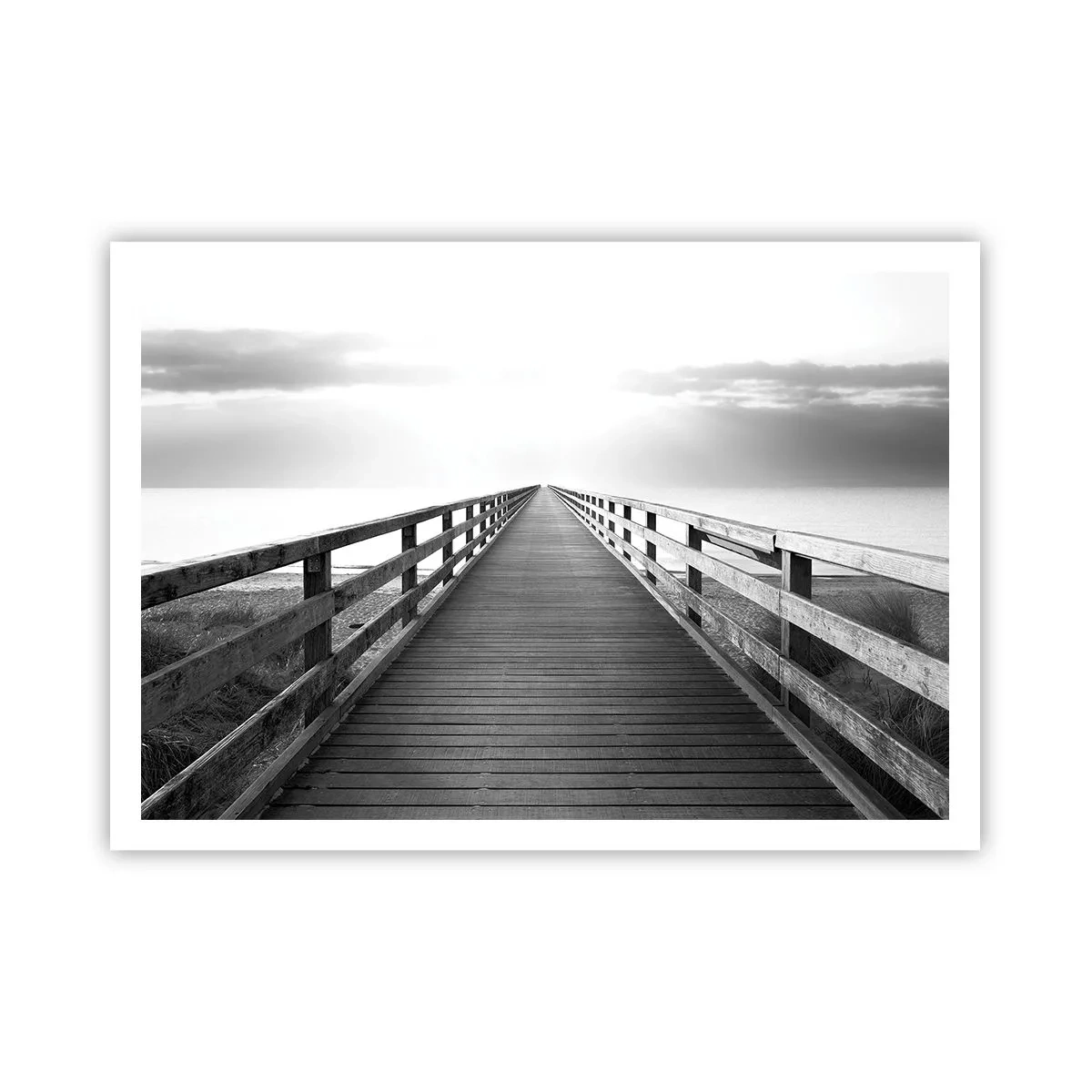 Affiche - Poster - Une image en noir et blanc d'une jetée en bois menant vers l'horizon. - 100x70cm - A perte de vue... - Décoration murale moderne pour le salon et la chambre ARTTOR