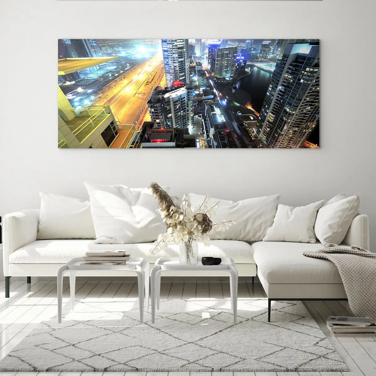 Impression sur verre - Image sur verre - Panorama de la ville nocturne avec des gratte-ciel illuminés - 140x50cm - Un miracle dans le désert - Décoration murale moderne pour le salon et la chambre ARTTOR