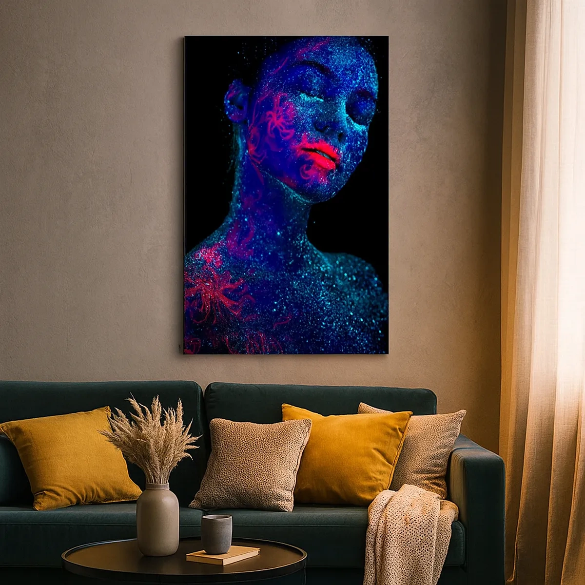 Impression sur toile - Image sur toile - Portrait d'une femme aux couleurs fluo sur fond noir - 50x70cm - Dans la poussière d'étoiles - Décoration murale moderne pour le salon et la chambre ARTTOR