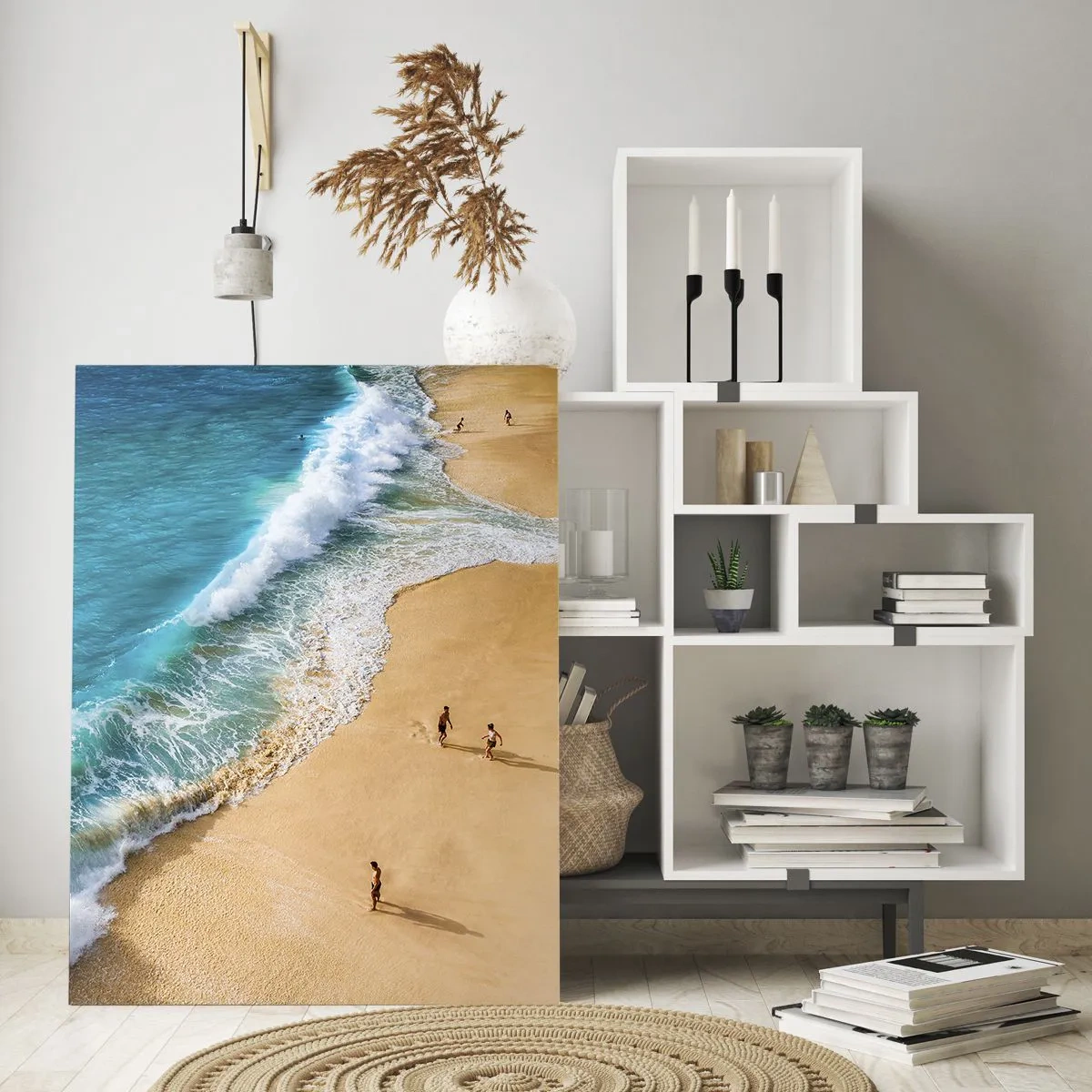 Impression sur verre - Image sur verre - Une plage dorée avec de l'eau turquoise et des gens marchant le long du rivage - 50x70cm - Et ensuite le soleil, la plage… - Décoration murale moderne pour le salon et la chambre ARTTOR