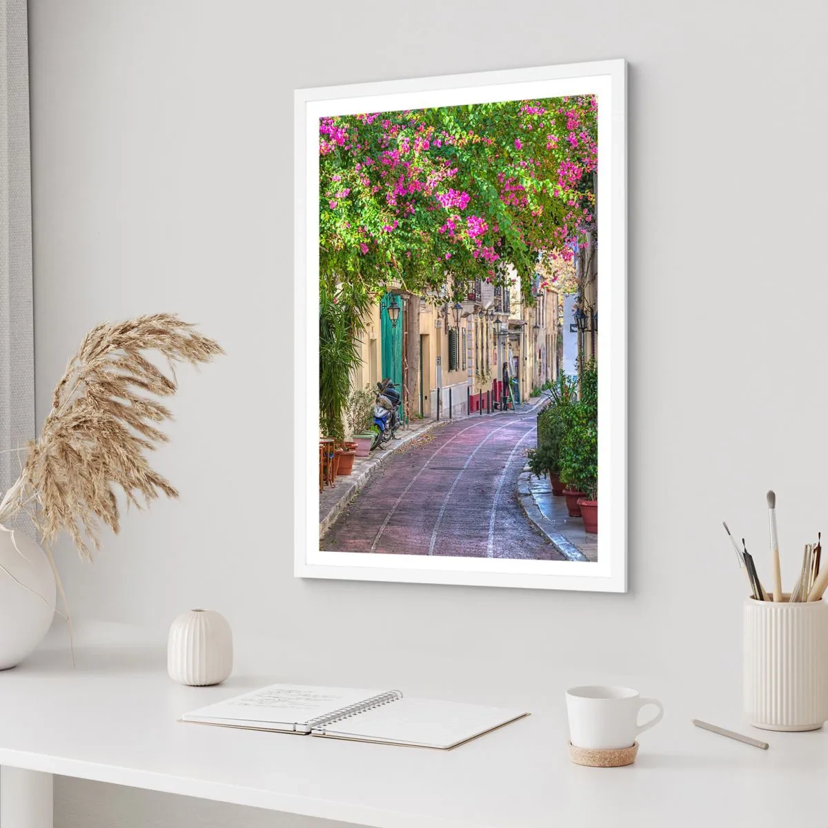 Affiche dans un cadre blanc - Poster - Allée fleurie - 50x70 cm