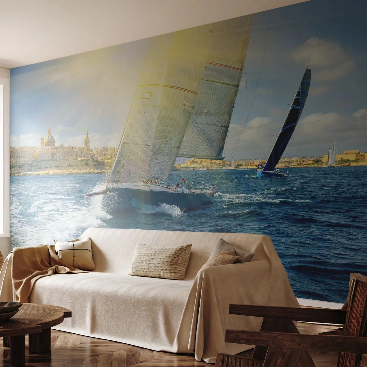 Papier Peint Photo Premium Canvas - Course de yachts sur fond de côte ensoleillée - 100x70cm - Il est temps de quitter la ville - Décoration murale moderne pour le salon et la chambre ARTTOR