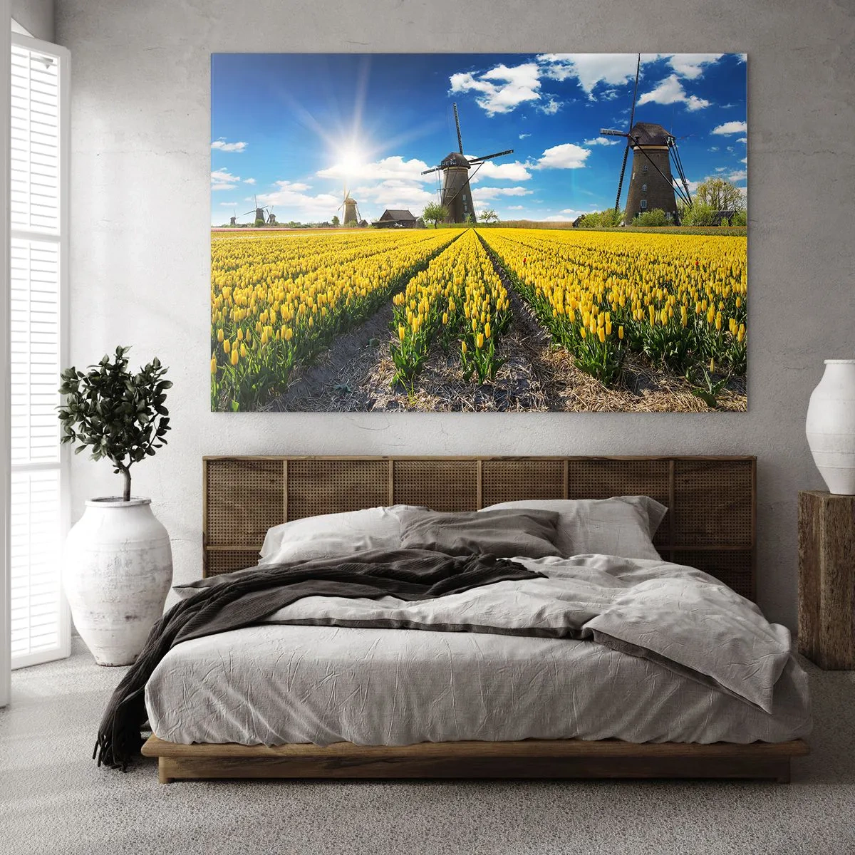 Impression sur verre - Image sur verre - Un champ de tulipes jaunes avec des moulins à vent en arrière-plan par une journée ensoleillée. - 120x80cm - Ça ne pourrait pas être plus hollandais - Décoration murale moderne pour le salon et la chambre ARTTOR