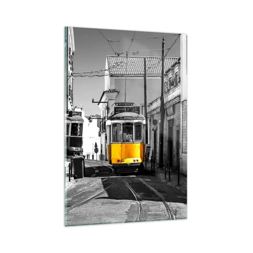 Impression sur verre - Image sur verre - Un tramway jaune dans les rues de Lisbonne dans un décor monochrome - 80x120cm - L'âme de Lisbonne - Décoration murale moderne pour le salon et la chambre ARTTOR