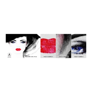 Échantillon de Papier Peint Premium Sand - Elle repousse et attire - Visage de femme, lèvres rouges, Yeux bleus - 100x30 cm