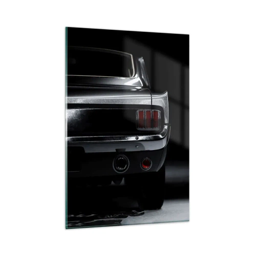 Impression sur verre - Image sur verre - Une image en noir et blanc de l'arrière d'une voiture classique sur un fond sombre. - 80x120cm - Le charme du classique - Décoration murale moderne pour le salon et la chambre ARTTOR