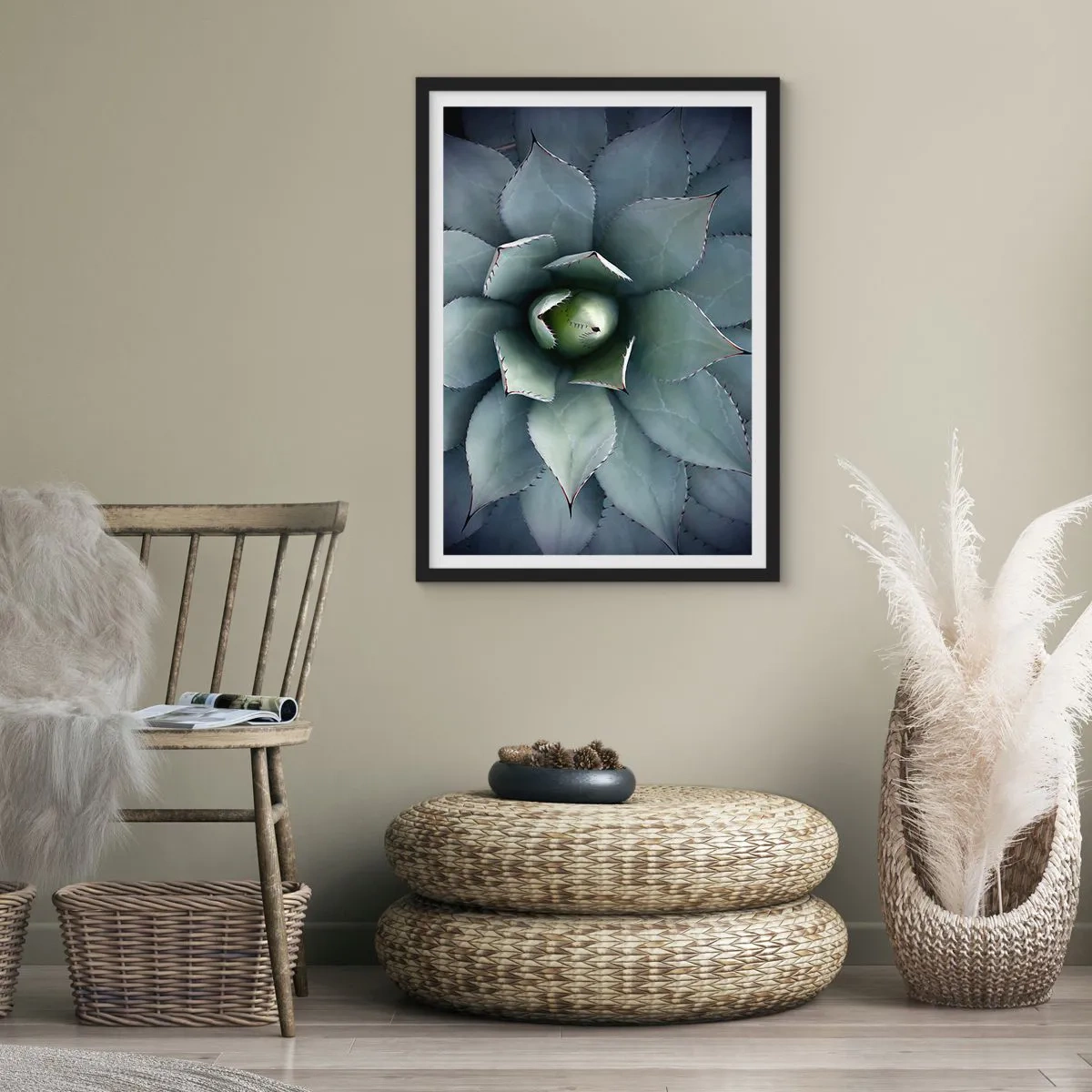 Affiche dans un cadre noir - Poster - Gros plan des feuilles symétriques d'une succulente dans des tons de vert. - 50x70cm - Wabi et observe - Décoration murale moderne pour le salon et la chambre ARTTOR