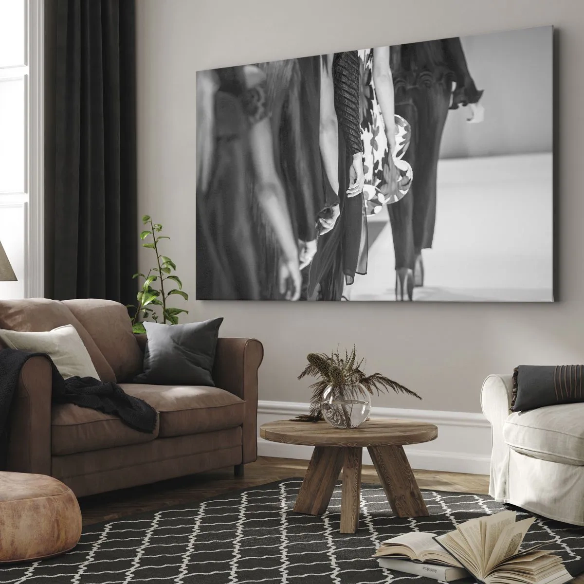 Impression sur toile - Image sur toile - Une scène de défilé en noir et blanc montrant les détails des robes et des silhouettes des mannequins. - 120x80cm - Un défilé stylé - Décoration murale moderne pour le salon et la chambre ARTTOR